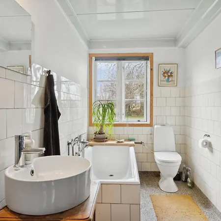 Idyllischer Hof Von 1857 In Langelands Bauernhof Rudkøbing